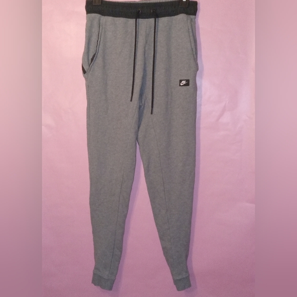 Nike Tech Fleece Joggers - Picture 2 of 7